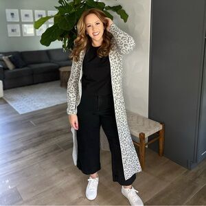 BLOGGER'S FAV ✨ Gray Leopard Print Duster Cardigan Sweater - Fits Like Small